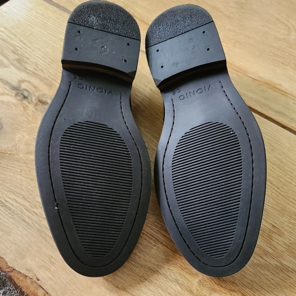 Vionic these suede